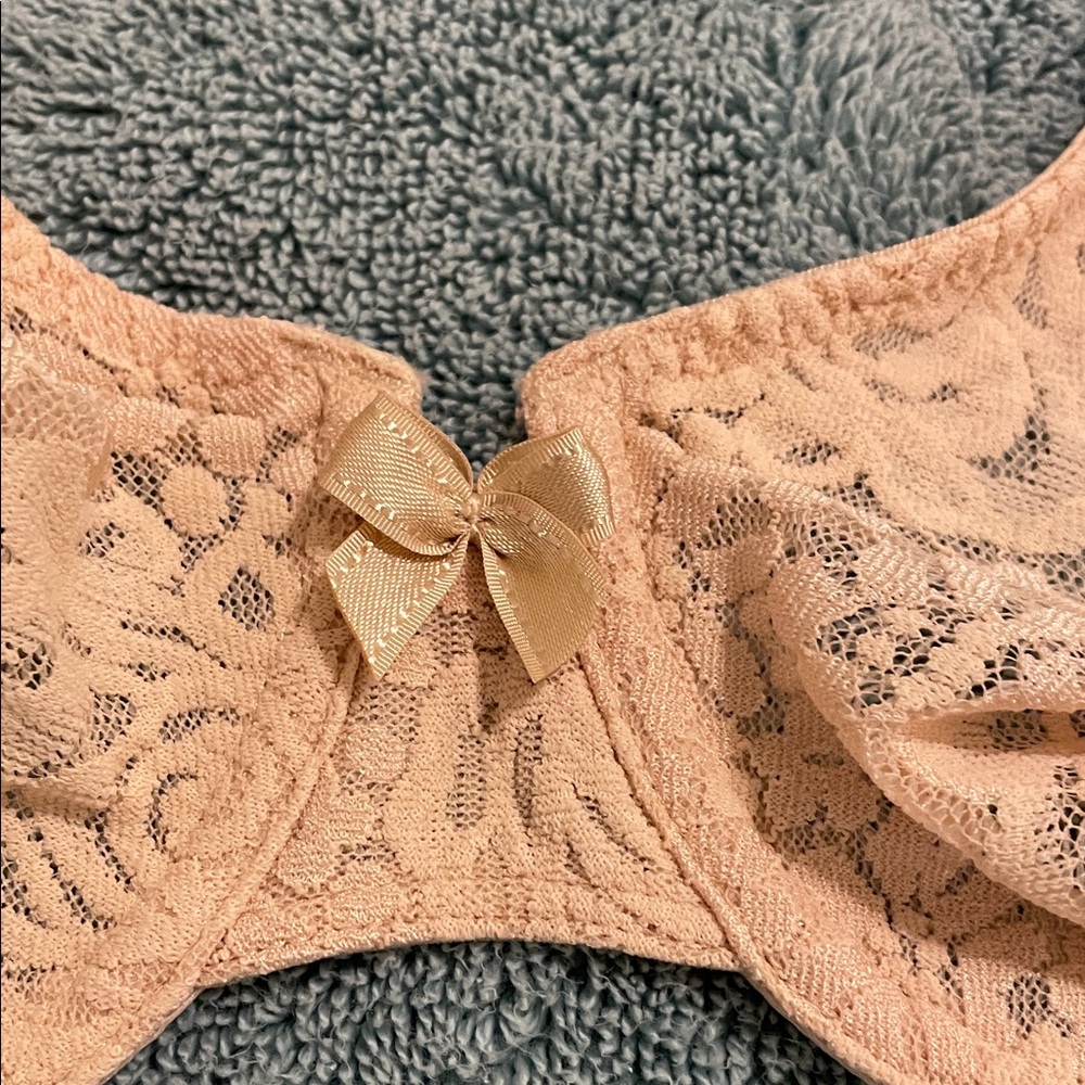 Wacoal Lace Bra - nude. Size 38B - Picture 3 of 8